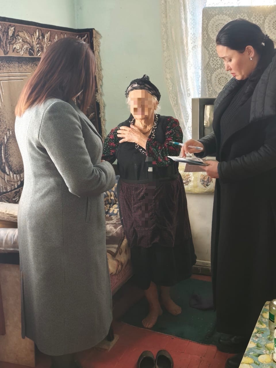 Социальная поддержка: выезд специалистов и помощь нуждающимся